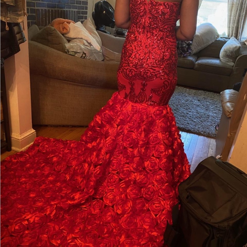 Lynira Label Elegant Red Floral Gown
